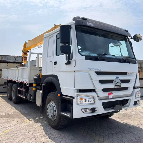 Nouveau et utilisé Sinotruck Sinotruk HOWO 4X2 6X4 8X4 371HP 420HP Van spécial boîte à benne basculante lourde grue à flèche articulée camion à plateau de fret